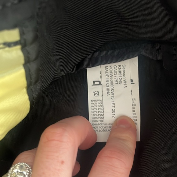 Dakine Kelsey 26L Crossbody Tote in Raven Black - Picture 10 of 12